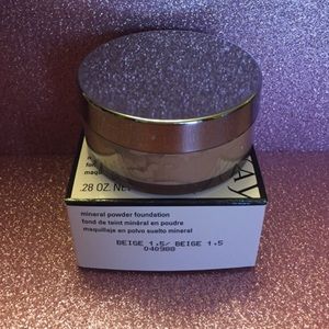 LAST ONE BEIGE 1.5 Mineral Powder Foundation NEW